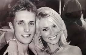 The longer the post, the worse the relationship. Happy Anniversary to the  big 🐯! Love you.