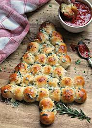 These easy appetizers are straight up addicting. Cheesy Christmas Tree Bread With Garlic Butter A Gouda Life