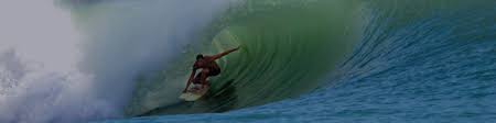 Medina ingresó a la policía nacional de panamá en el año 1992, siendo asignado como subteniente a labores netamente operativas y subsiguientemente de inteligencia. Americas Nomad Surfers