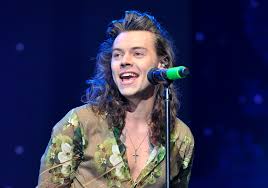 Curly and natural is cuter. Harry Styles Cut Off His Hair And People Are Losing Their Minds Gq