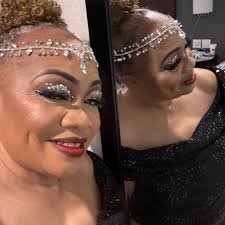 I volunteer as tribute 👋