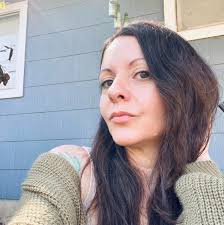 What causes tissue to drift in the oven?