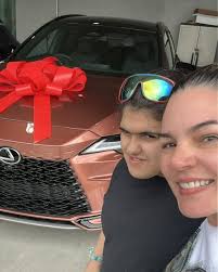 Heidy Oliva（@heidyoliva50）的照片· 2025年4月10日