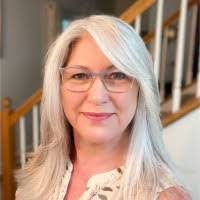 Kim Eversole's Instagram, Twitter & Facebook