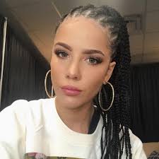 Halsey Reads “A Story Like Mine” Poem at #WomensMarch2018 in NYC