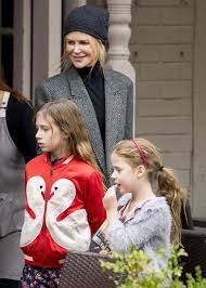 Mena was raised in a rhode island home that was built in 1870 and had early aspirations of becoming an archaeologist before moving to charleston. Celeb Moms Who Had Babies After 40 Pics Of Mena Suvari More Hollywood Life