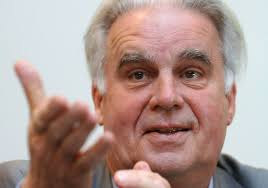 Münchner Siegestor: Mia Florentine Weiss' Liebesgrüße aus Stahl