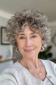 Having curly hair 😩😩😩 minah @Minahdamzz Growing up as a child, what did  you dislike about yourself that you later embraced!!