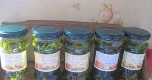 Huile D Olive Parfumee Aux Aromates Recette Huile D Olive Huile Aromatisee Aromates