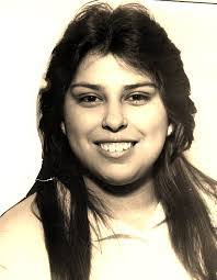 Roberta Estrada's Instagram, Twitter & Facebook