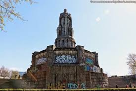 Sehenswurdigkeiten In Hamburg Bismarck Denkmal Hamburg Sehenswurdigkeiten Hamburg Denkmal