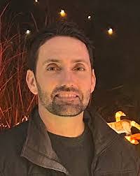 Eric Santa's Instagram, Twitter & Facebook