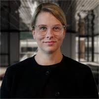 Sarah Plumb's Instagram, Twitter & Facebook