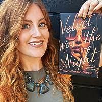 Kara Reynolds's Instagram, Twitter & Facebook