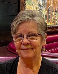 Amazon.com: Mrs. Jeffries Turns the Tide: 9781624904424: E. Brightwell:  Libros