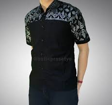 Bukan hanya cocok digunakan untuk orang dewasa saja. Busanamuslim 10 Contoh Model Baju Batik Pria Lengan Pendek Kombinasi Galeri Kitab Kuning