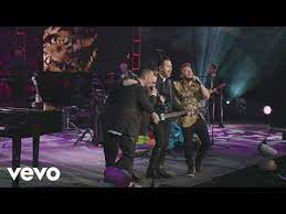 What is the difference between innie and outie ? Camila Abrazame Lyrics Meaning Ft Sin Bandera Lyreka