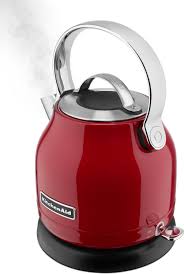 This 1.25 liter kettle is designed with a stainless steel body, which optimizes heat consistency for a smoother taste. Kitchenaid Empire Red Electric Kettle 1 25 L Kek1222er Leon S