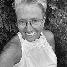 Playing battlefield with friends online