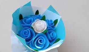 Gambar pola kain flanel berwarna hijau untuk digunakan sebagai pangkal bunga. Cara Membuat Bunga Dari Kain Flanel Yang Mudah Dan Lengkap