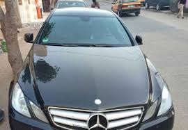 Mercedes E220 Mercedes E220 Gasoil Automatique En Bon Tat Venant Sous Douanes Kebetu Dakar Senegal Mercedes Annonce Petites Annonces Gratuites