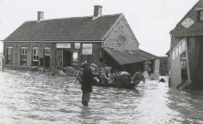 Via schotland koerste de storm verder zuidwaarts. Watersnoodramp 1953 Een Van De Grootste Natuurrampen Die Nederland Ooit Trof Watersnoodramp Bndestem Nl