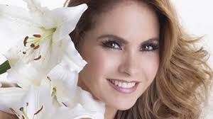 Lucero se vuelve viral en pijama mientras limpia su casa (Video)- Grupo  Milenio