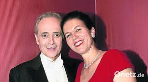 José maría carreras coll (barcelona, 5 de diciembre de 1946) es un tenor español.conocido por sus interpretaciones en obras de donizetti, verdi y puccini y por formar parte del trío los tres tenores, junto al italiano luciano pavarotti y al madrileño plácido domingo.en 1988 creó la fundación josep carreras contra la leucemia, dedicada a la cura de la leucemia, que él mismo padeció. Jose Carreras Zweite Ehe Liegt In Scherben Onetz