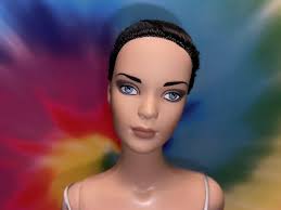 Tonner/Wentworth READY TO WEAR ULTIMATE LUXURY Raven COA