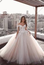 Der klassiker in der traumwelt. Weisse Brautkleid A Linie Kristal Hochzeitskleider Gunstig Online A Linie Brautkleider Brautkleider Brautkleider Abiballkleider Abendkleider Kleider Hochzeit Prinzessin Kleid Hochzeit Hochzeit Kleidung