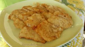 Preparate l'impanatura mettendo in un vassoio abbondante pangrattato, un pizzico di sale, uno di pepe ed una spolverata di. Merluzzo Impanato Ricetta Senza Uova