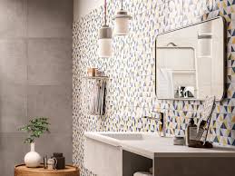 Ecco il procedimento in breve per posare le piastrelle nel nostro bagno: Come Rinnovare Il Bagno Senza Togliere Le Piastrelle