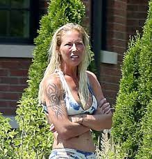 She appeared to be bleeding from several cuts on her leg, and there was blood on the floor. Kim Scott Eminem Ex Wife Family Husband Kids Parents Sister Familytron