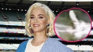 Baby daisy, born in august 2020, has not yet been pictured, with katy and fiance orlando bloom choosing to keep their baby private. Katy Perrys Baby Zeigt Ihr Auf Ultraschall Den Mittelfinger Promiflash De