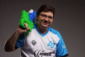 My routine to become a professional fortnite player if you wanna support me tremendously, use code marrentm in the fortnite. How To Become A Professional Fortnite Player