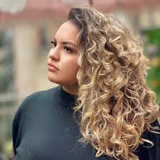 Make your long curly hair an icy platinum blonde. 28 Cute Long Curly Hairstyles For 2021 Easy Curly Hair Ideas