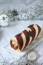 Buche De Noel 25 Buche Roulee Au Praline Surprises Et Gourmandises Buche De Noel Dessert Noel Facile Deco Gateau Facile
