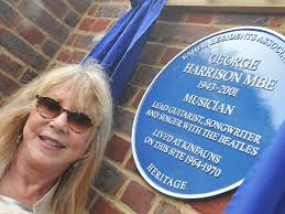 Beatles guitarist George Harrison blue plaque unveiled by first wife Pattie  Boyd at former Esher home