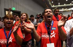 Resultado de imagen para pobres votando a piñera