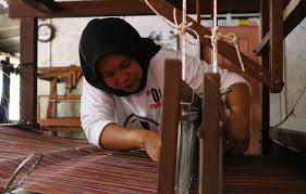 The javanese script (natively known as aksara jawa, hanacaraka, carakan, and dentawyanjana) is one of indonesia's traditional scripts developed on the island of java. Kain Lurik Banyumasan 3 Institut Teknologi Telkom Purwokerto