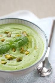Recette De Soupe Froide De Courgettes Soupe Froide Courgette Recettes De Cuisine Recettes Crues