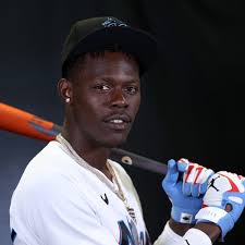 Who should Yankees acquire at 3B and 2B?