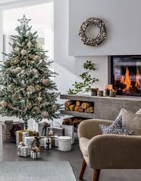 Here's a sneak peak at how i continue the dark red into the great room and how i started the mantel… i hope you found this helpful and are inspired to decorate your home for christmas. 10 Ideas For Decorating Your Home For Christmas Women Blog