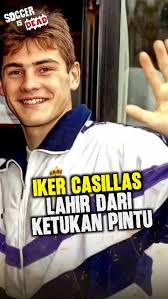 Apa jadinya kalau kamu lagi duduk di kelas, eh tiba-tiba dipanggil Real  Madrid buat ikut Liga Champions? 🤯 Itulah yang dialami Iker Casillas di  umur 16 tahun. Dari bangku sekolah ke final Liga ...
