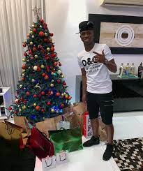 No, probably not, he deserves a high silver perhaps. Vinicius Junior Wiki 2021 Girlfriend Salary Tattoo Cars Houses And Net Worth
