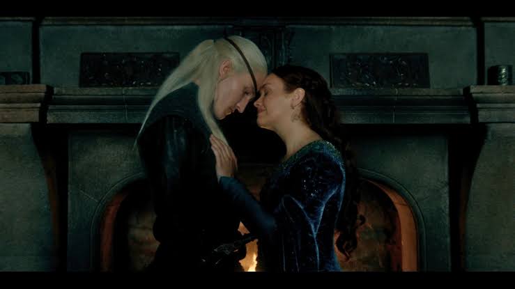 That 'House of the Dragon' Kiss, Explained: Showrunner & Actor Reveal Why  That Mother-Son Moment Happened in Season 3 Premiere - Just Jared -  Celebrity News and Gossip | Entertainment