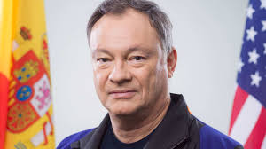 Así es la vida íntima de Miguel López-Alegría, el astronauta español que  visita hoy 'El Hormiguero'