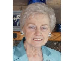 Carrie Squires's Instagram, Twitter & Facebook