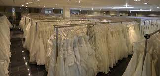 Durch den trend zu möglichst großen brautkleidgeschäften gab sie diesen zweig aber auf. Brautmode Hochzeitsmode Brautmode Koln Cecile Festmodenzentrum Kerpen