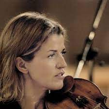 Ihre weltkarriere begann im zarten alter von 13 jahren. Anne Sophie Mutter Im Interview Ein Kunstlertum Ist Nicht Planbar Planet Interview